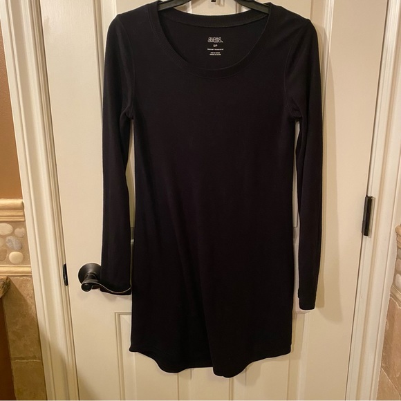 Black Tunic / Long Sleeve / Nightshirt - Picture 1 of 4
